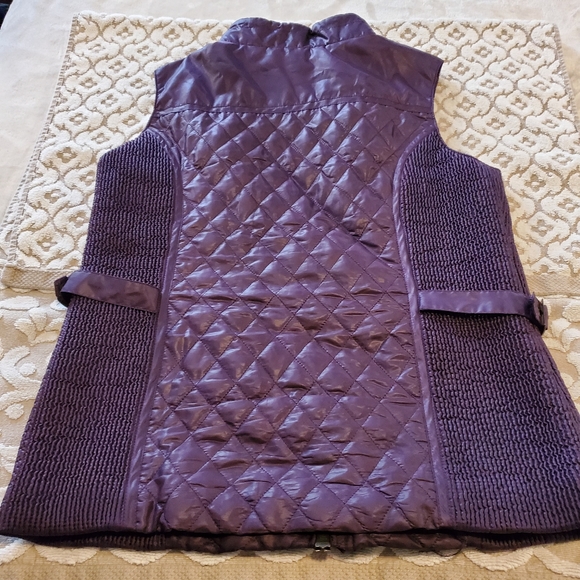 - ⬇️Lana Sport quilted vest with elasticized sides - Picture 10 of 10